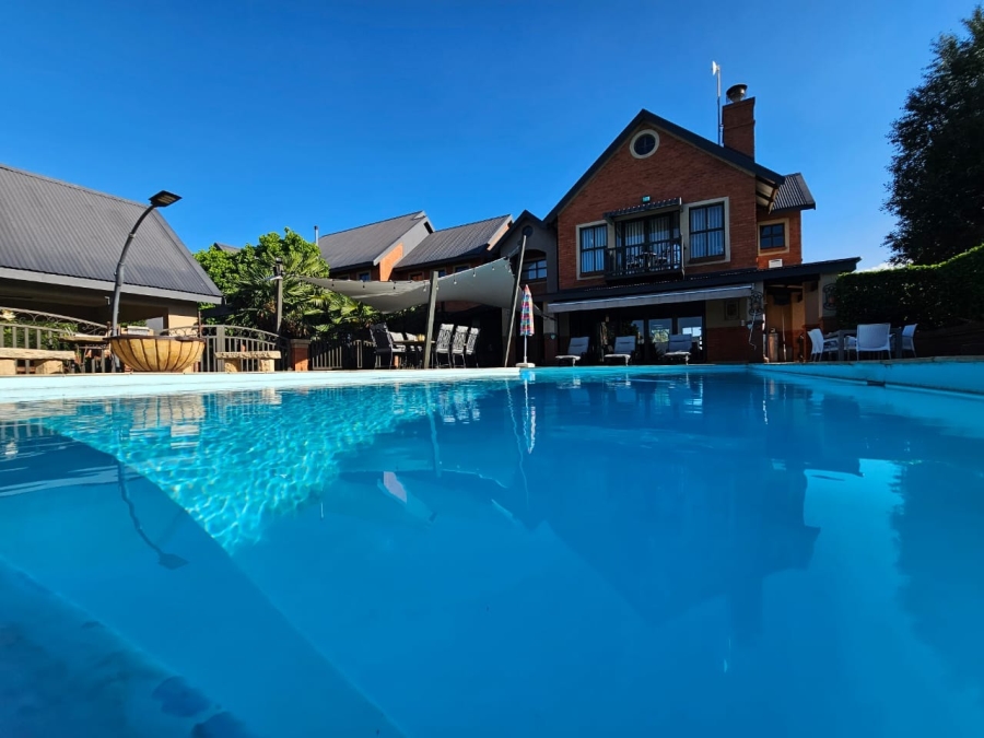 5 Bedroom Property for Sale in Grimbeeck Park North West
